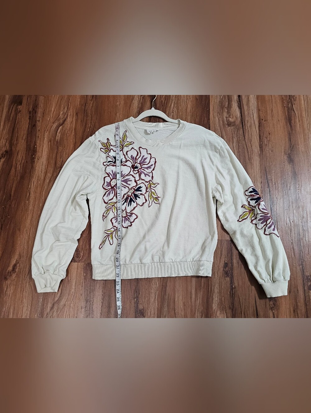 Anthropologie Cream Floral Embroidered Women's Sweatshirt Medium
